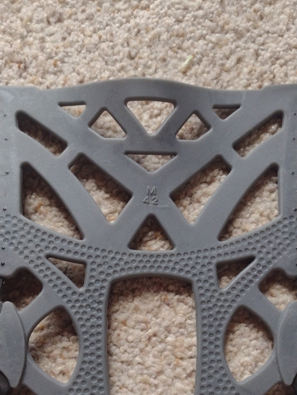 Gray Knee Brace Support with Adjustable Straps - Picture 5 of 7